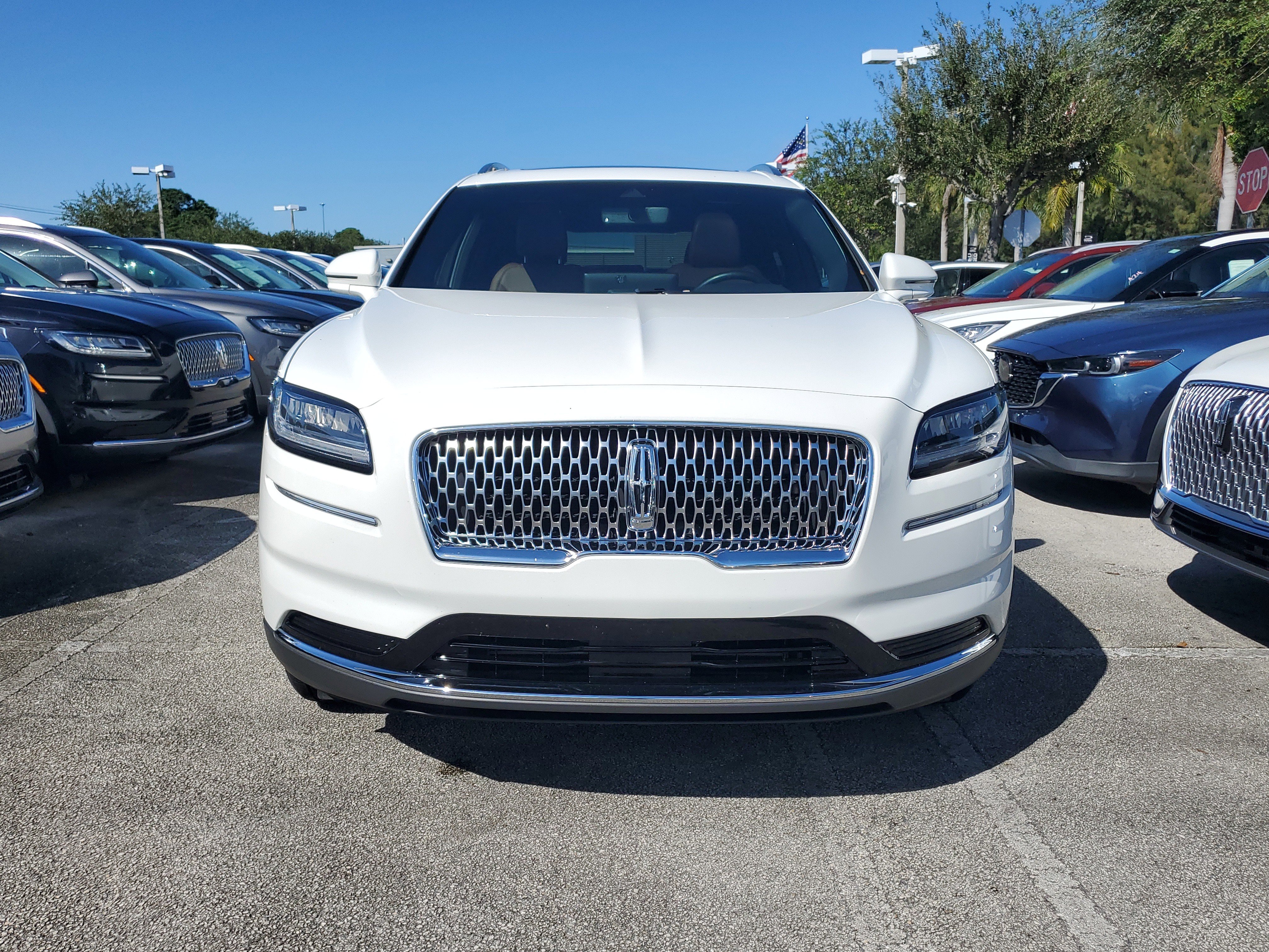 Certified 2023 Lincoln Nautilus Reserve image 2