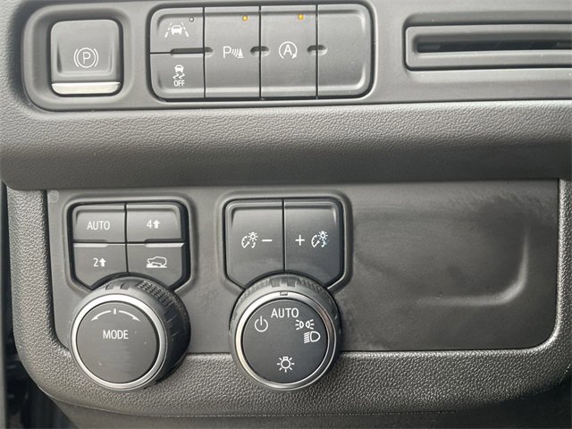 Used 2023 Chevrolet Suburban LT image 17