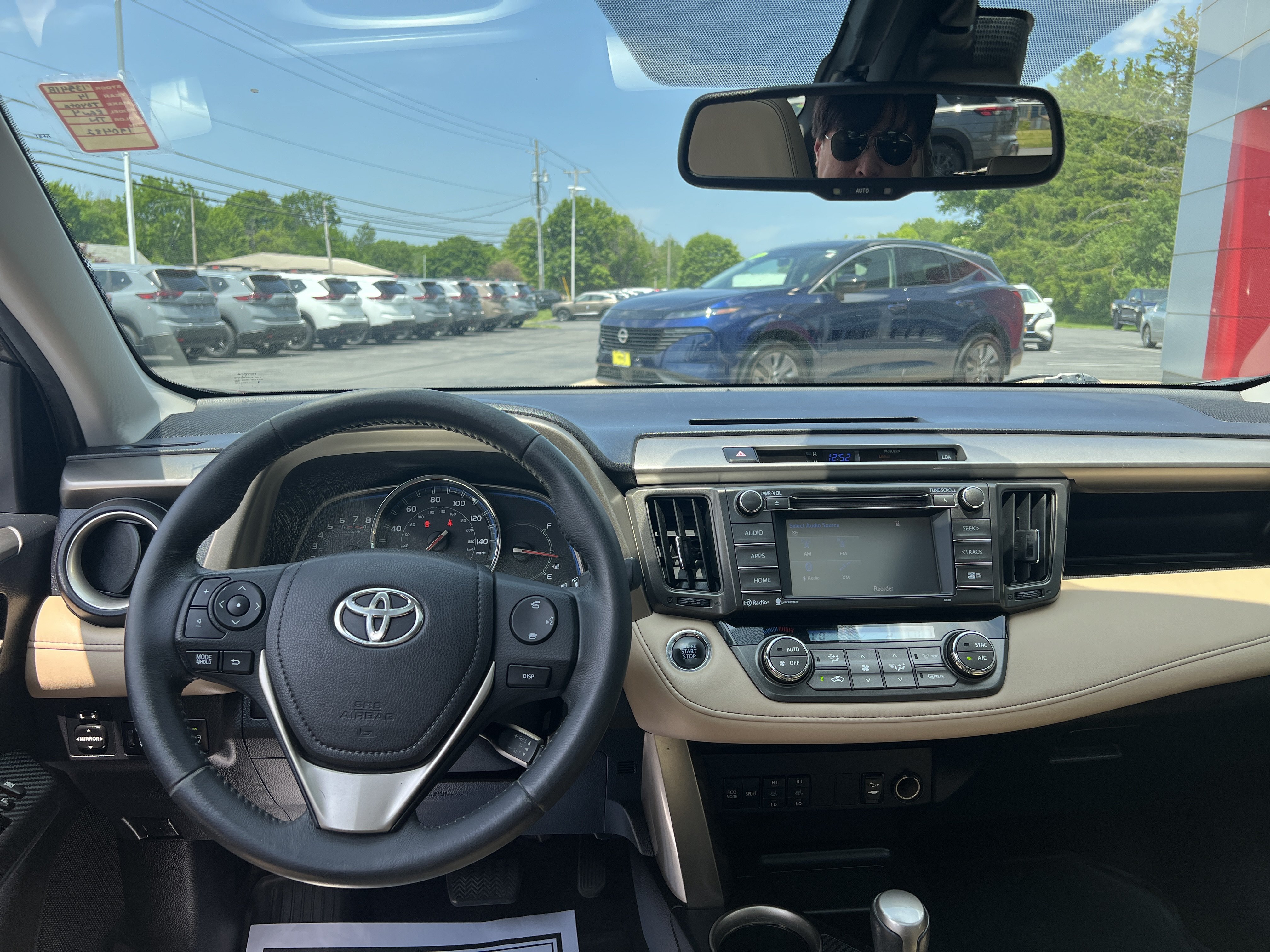 Used 2014 Toyota RAV4 Limited w/ Technology Package AWD/4WD image 4
