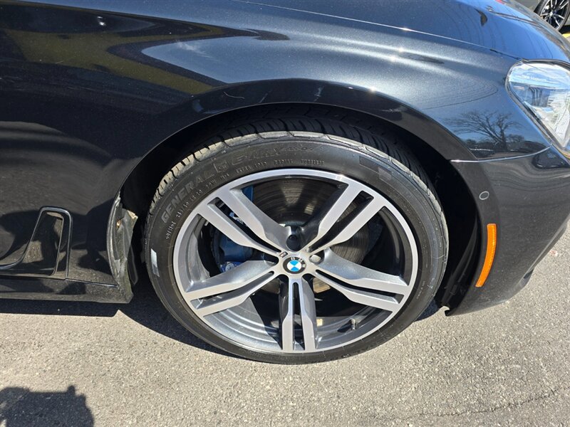 Used 2016 BMW 750i xDrive AWD/4WD image 32
