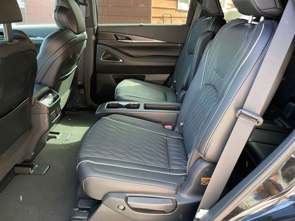 Used 2026 INFINITI QX60 Autograph w/ Dark Cargo Package AWD/4WD image 7