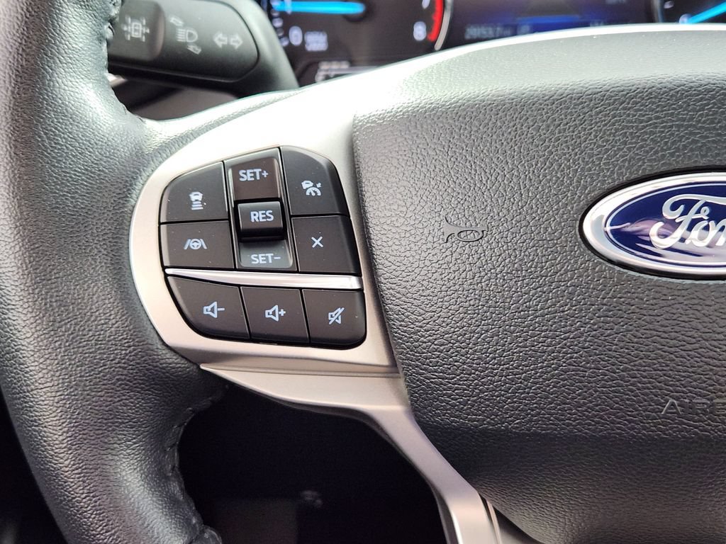 Used 2024 Ford Explorer XLT w/ Equipment Group 202A AWD/4WD image 19