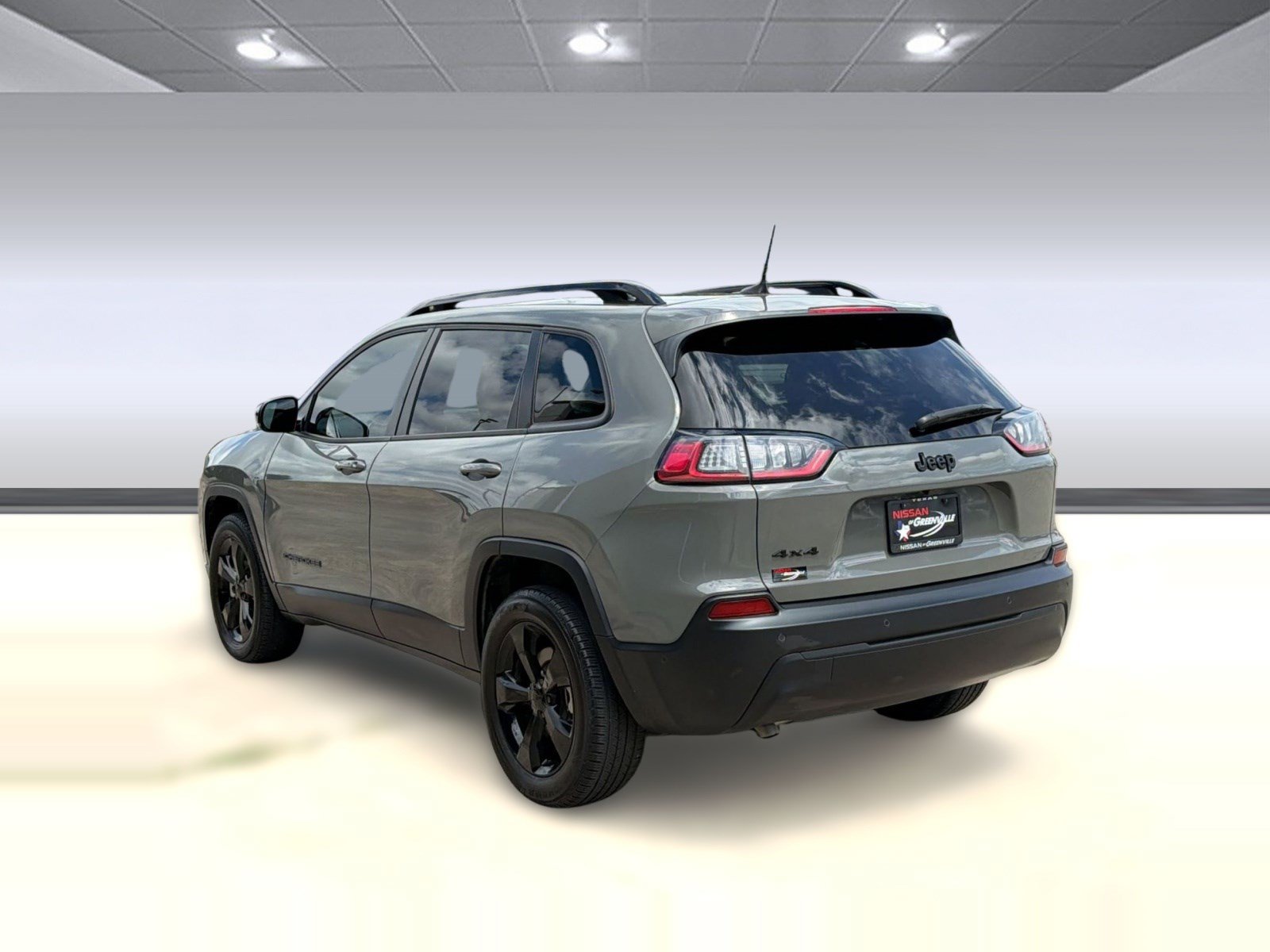 Used 2023 Jeep Cherokee Altitude Lux AWD/4WD image 3