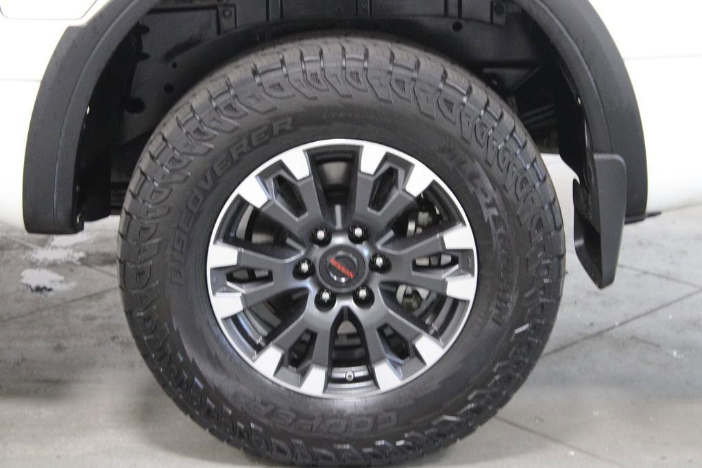 Used 2020 Nissan Titan PRO-4X w/ Pro-4x Convenience Package AWD/4WD image 18