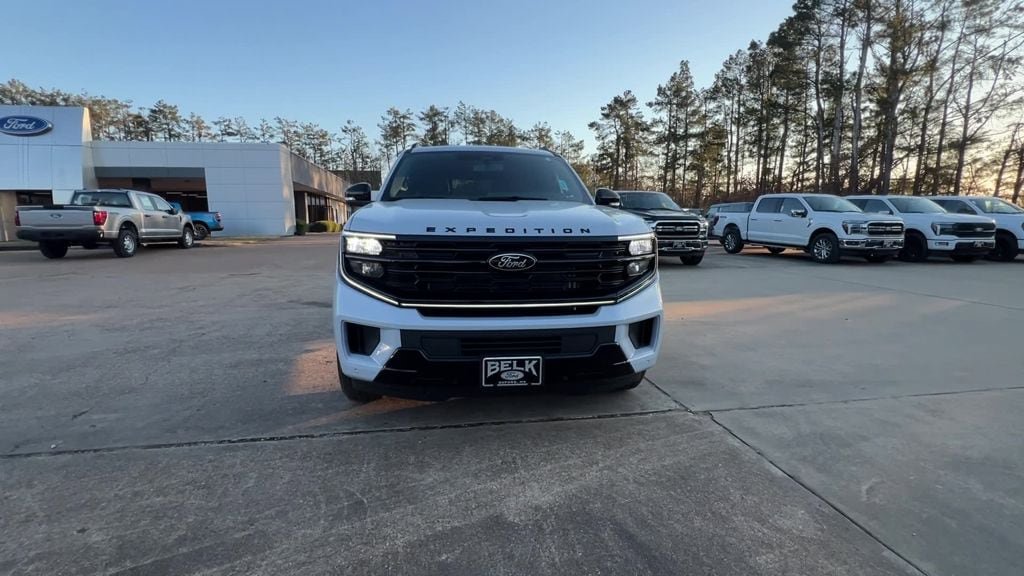 New 2026 Ford Expedition Platinum w/ Stealth Performance Package image 9