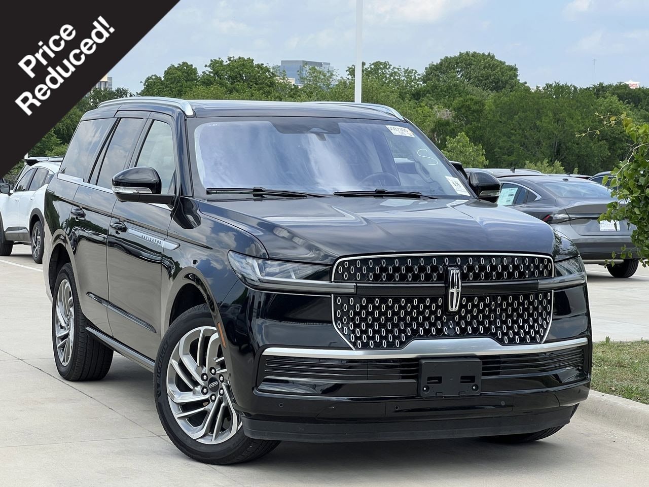 Used 2025 Lincoln Navigator Reserve AWD/4WD image 1