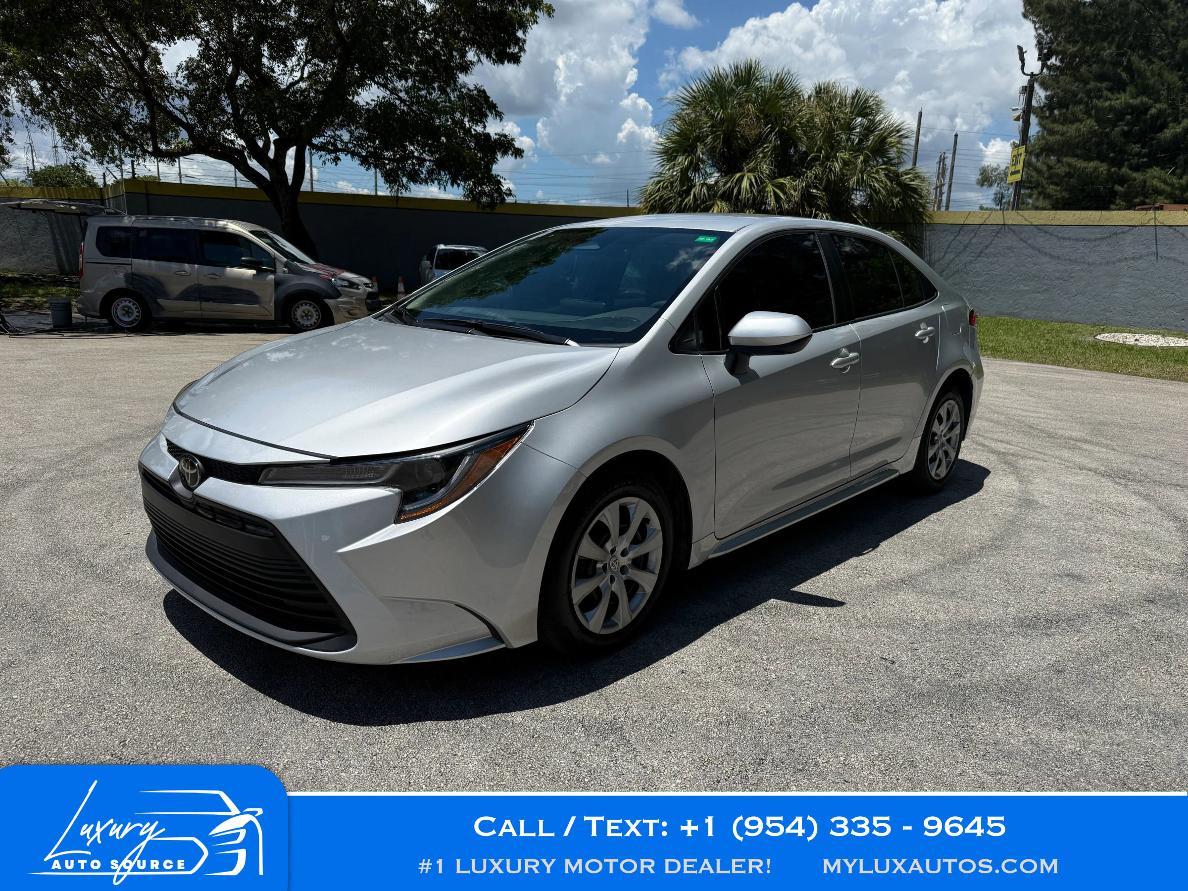 Used 2023 Toyota Corolla LE image 1