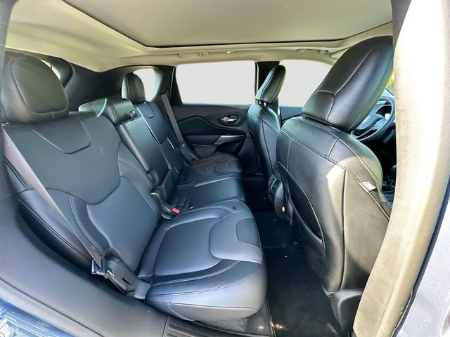 Used 2022 Jeep Cherokee Limited w/ Elite Package image 28