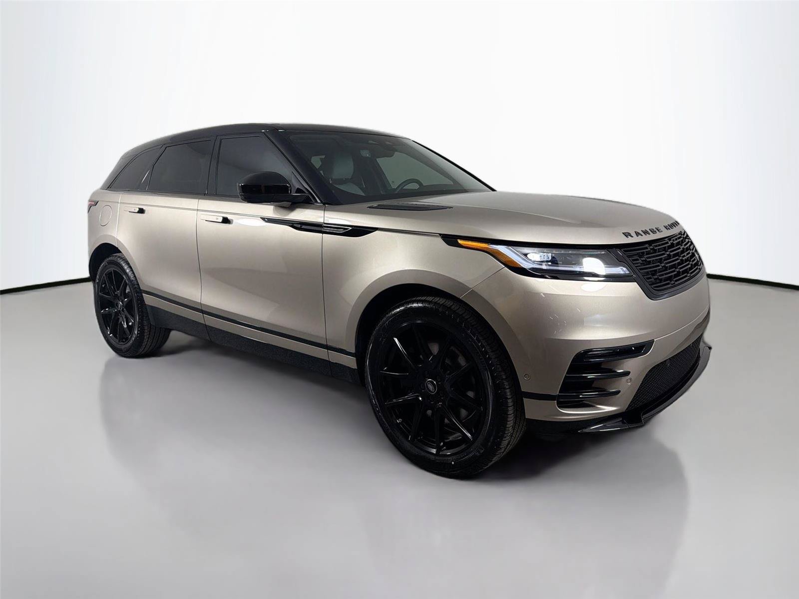 New 2026 Land Rover Range Rover Velar Dynamic SE AWD/4WD image 3