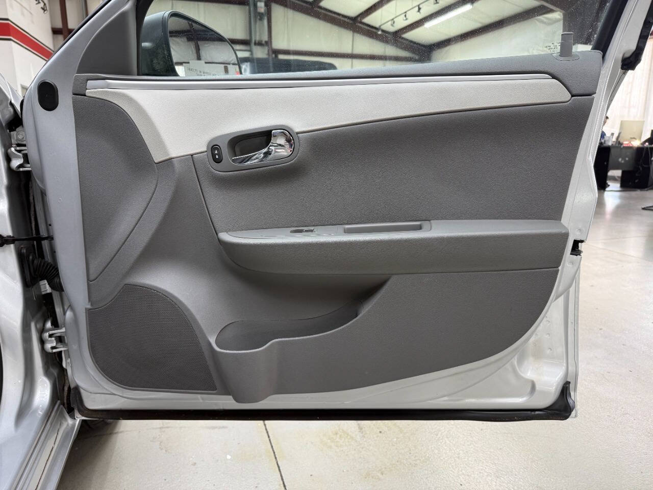 Used 2011 Chevrolet Malibu LS FWD image 16