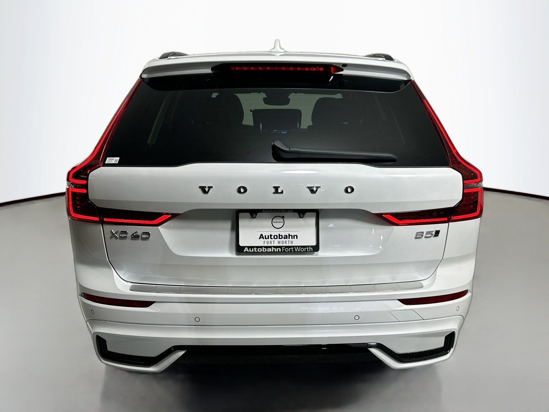 New 2026 Volvo XC60 B5 Plus w/ Protection Package Premier AWD/4WD image 7