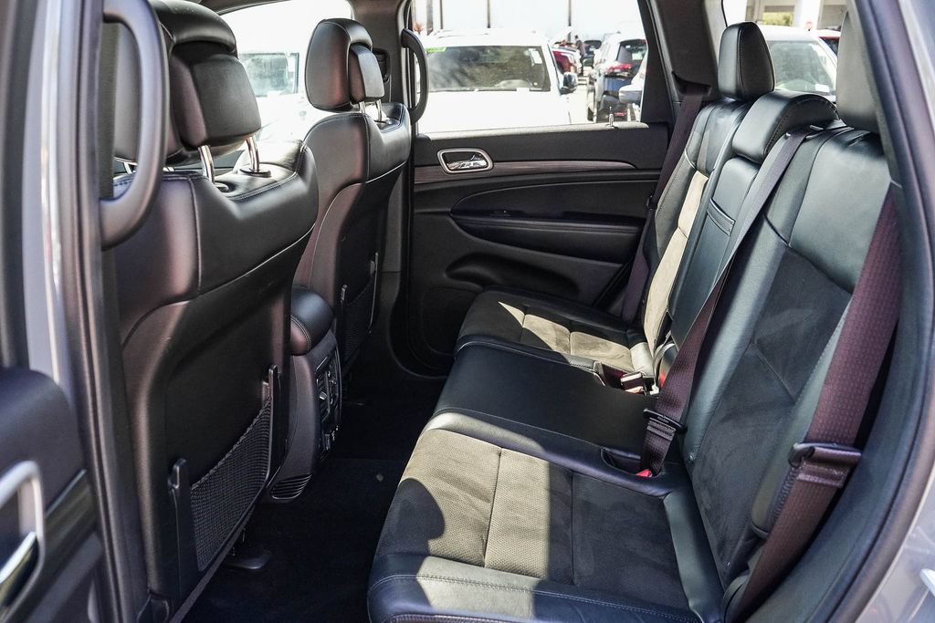 Used 2020 Jeep Grand Cherokee Altitude AWD/4WD image 19