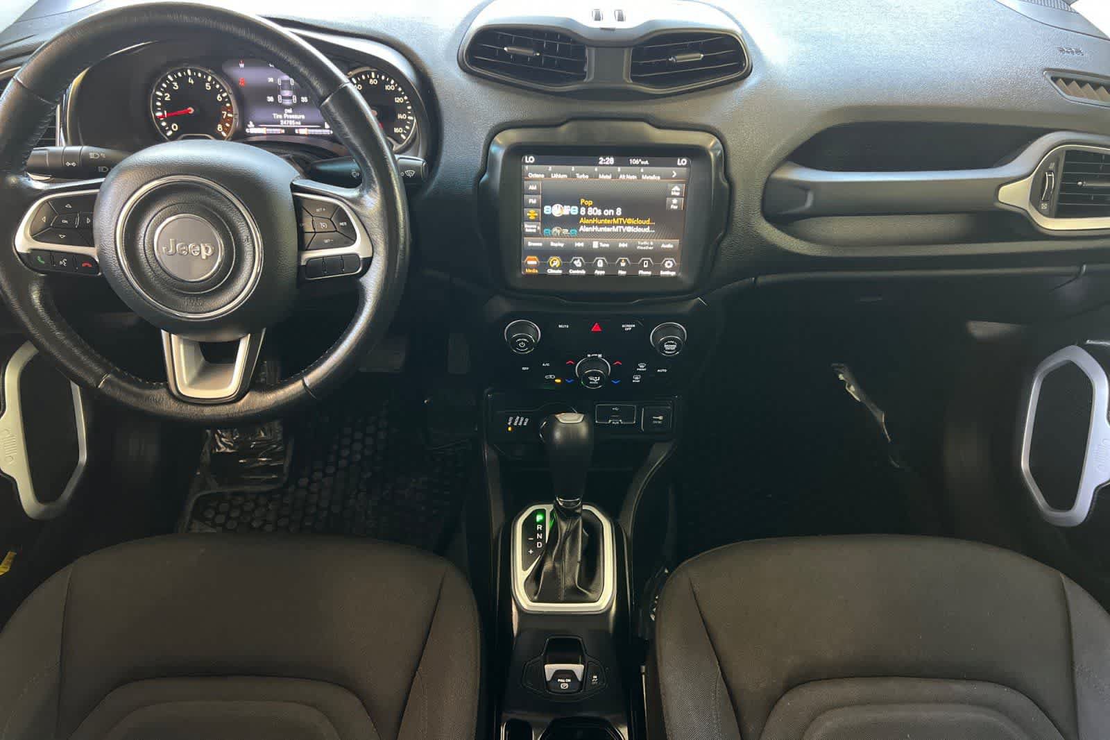 Used 2020 Jeep Renegade Latitude w/ UConnect 8.4 Nav Group AWD/4WD image 4