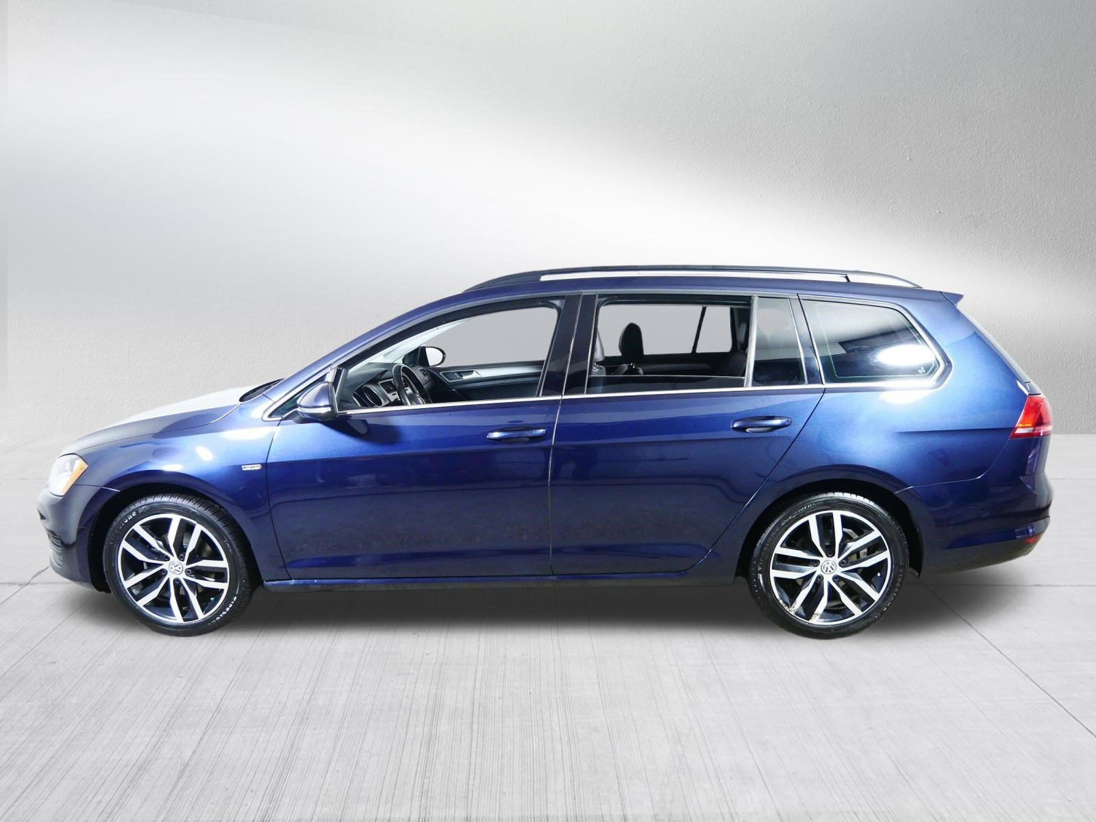 Used 2016 Volkswagen Golf Limited Edition image 4