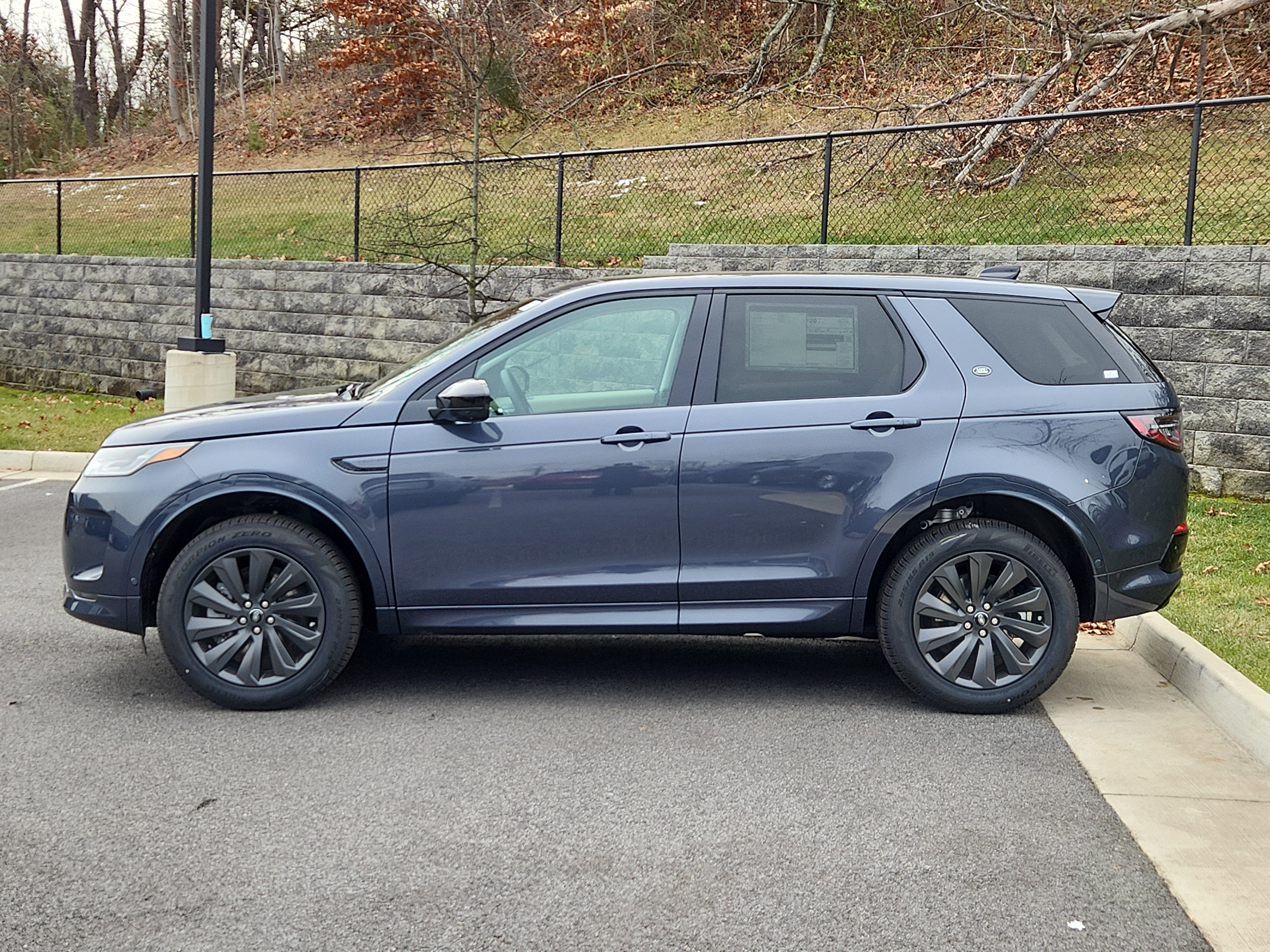 New 2025 Land Rover Discovery Sport S image 6
