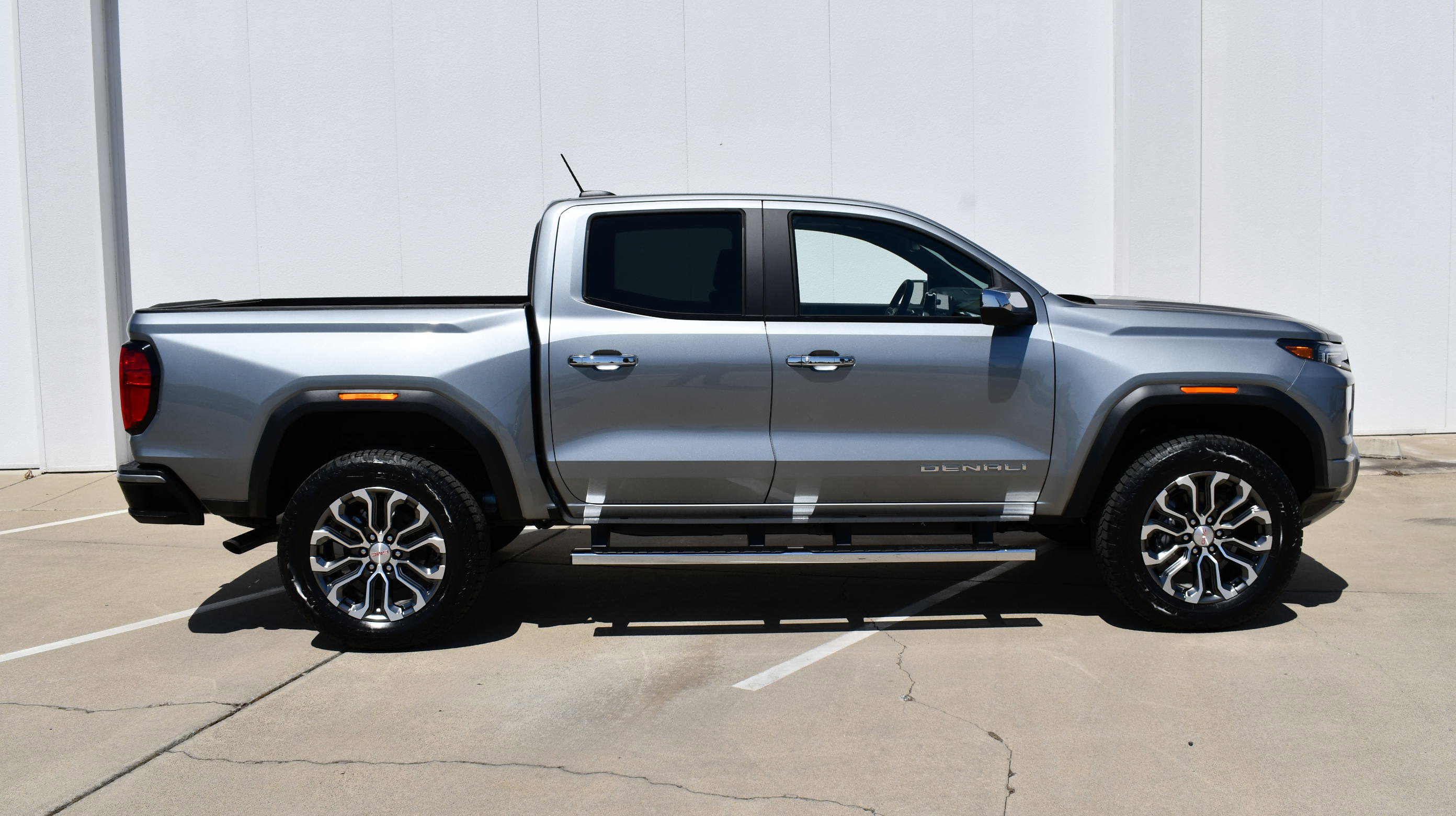 Used 2026 GMC Canyon Denali AWD/4WD image 5