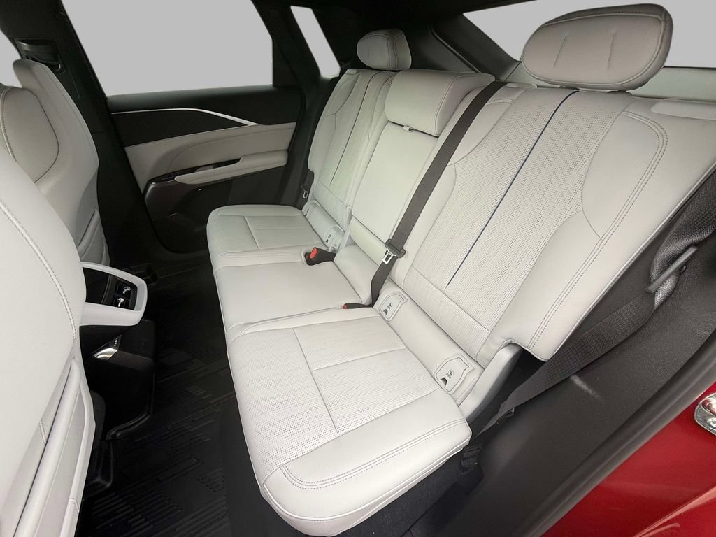Used 2026 Cadillac Lyriq Luxury w/ LPO, Floor Liner Package AWD/4WD image 13