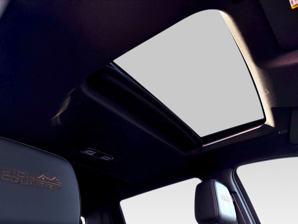 Used 2025 Chevrolet Silverado 2500 High Country w/ Technology Package image 10