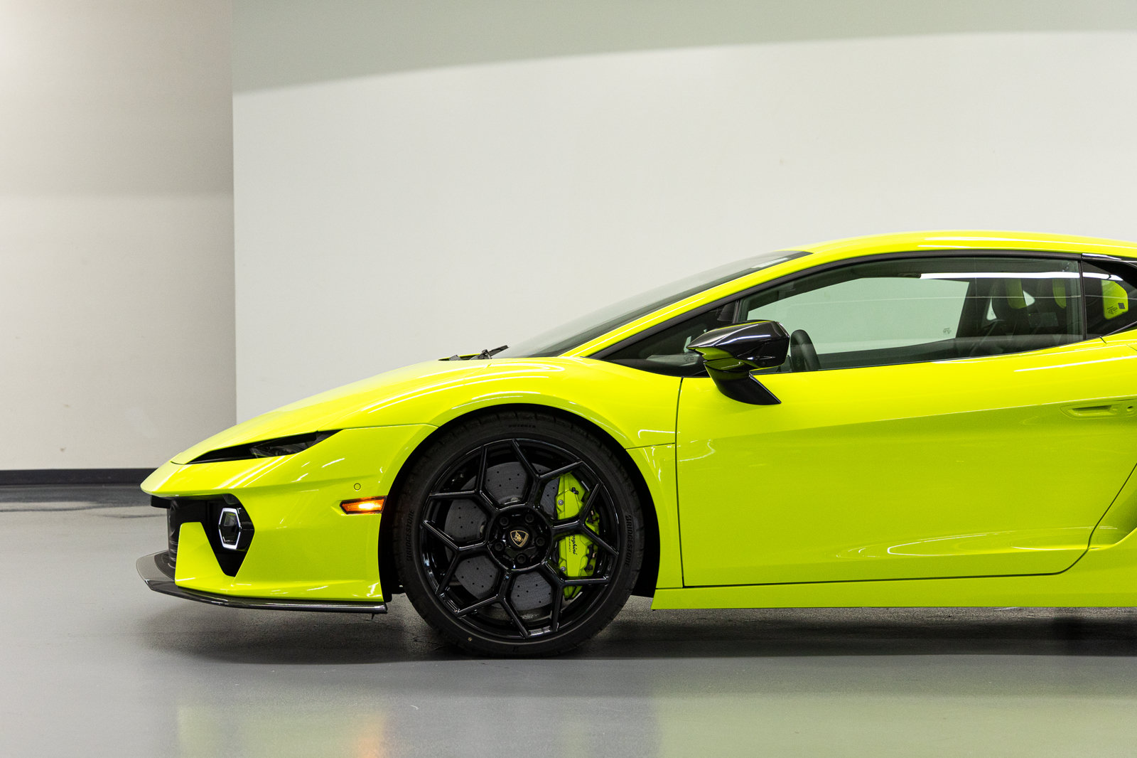 Used 2026 Lamborghini Temerario AWD/4WD image 14