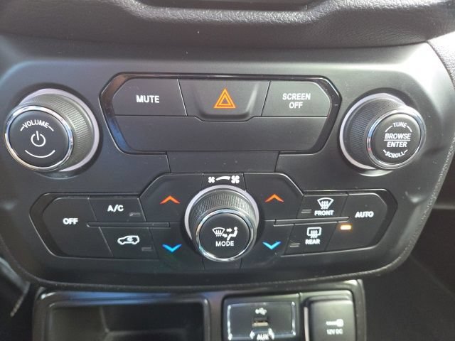 Used 2020 Jeep Renegade Latitude FWD image 32