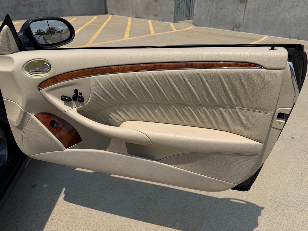 Used 2008 Mercedes-Benz CLK 350 Cabriolet image 32