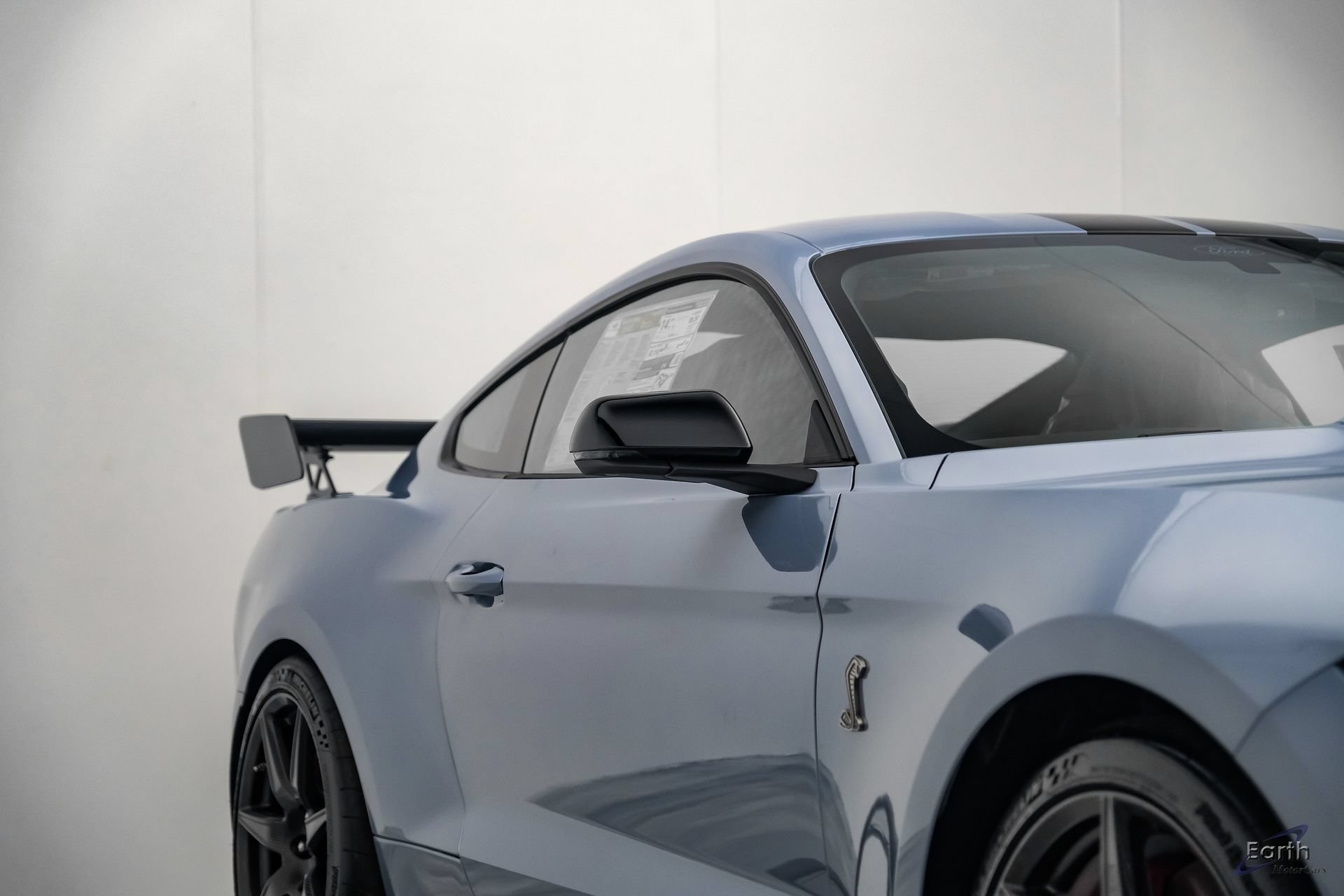 Used 2022 Ford Mustang Shelby GT500 w/ Carbon Fiber Track Pack RWD image 26