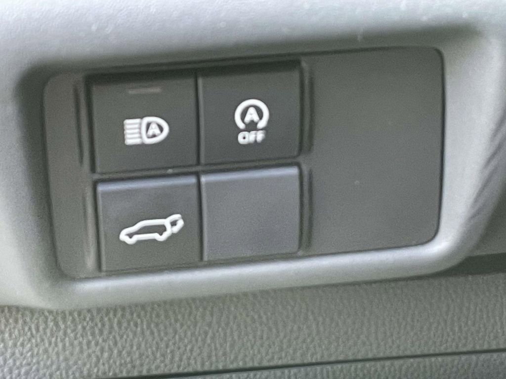 Used 2024 Toyota Highlander LE image 19