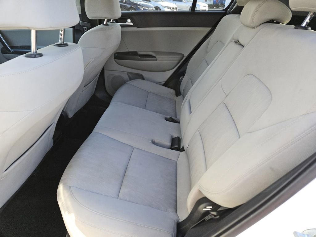 Used 2020 Kia Sportage LX image 27