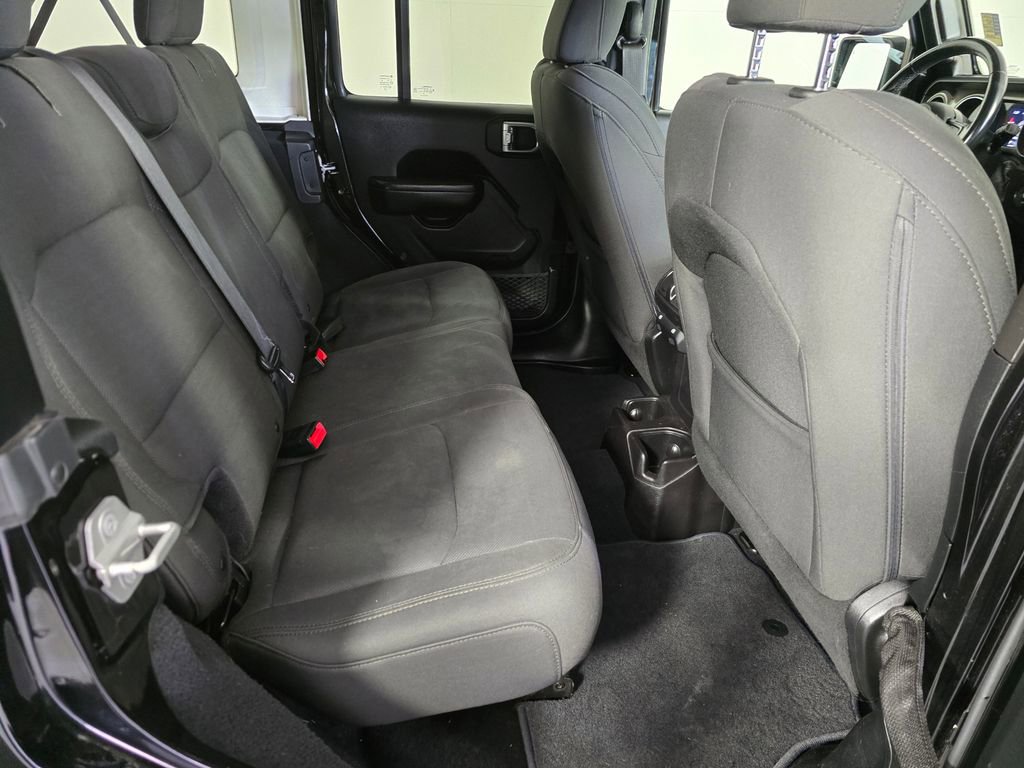 Used 2018 Jeep Wrangler Unlimited Sport S AWD/4WD image 14