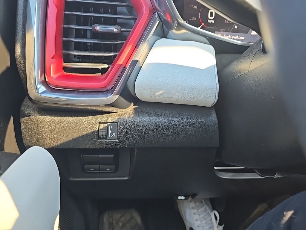 Used 2025 GMC Canyon AT4 w/ AT4X Package image 18