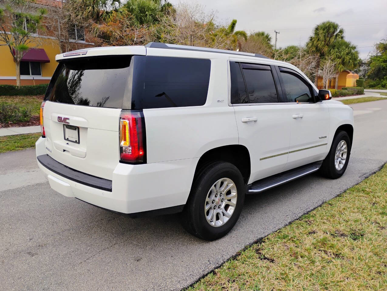 Used 2016 GMC Yukon SLT AWD/4WD image 5