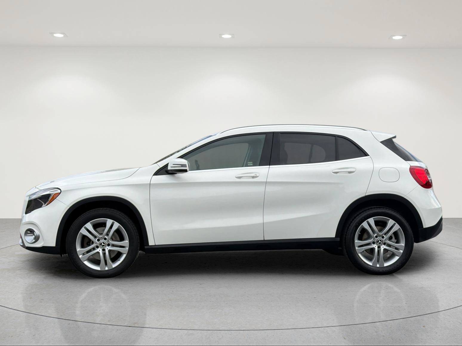 Certified 2020 Mercedes-Benz GLA 250 4MATIC image 2