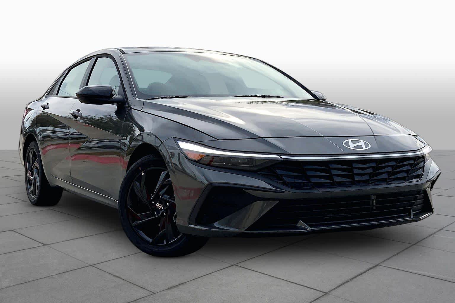 New 2026 Hyundai Elantra Hybrid FWD image 2