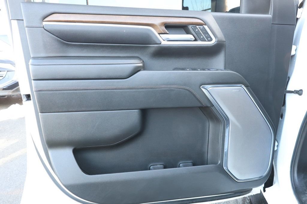 Used 2024 Chevrolet Silverado 3500 High Country w/ High Country Premium Package image 10