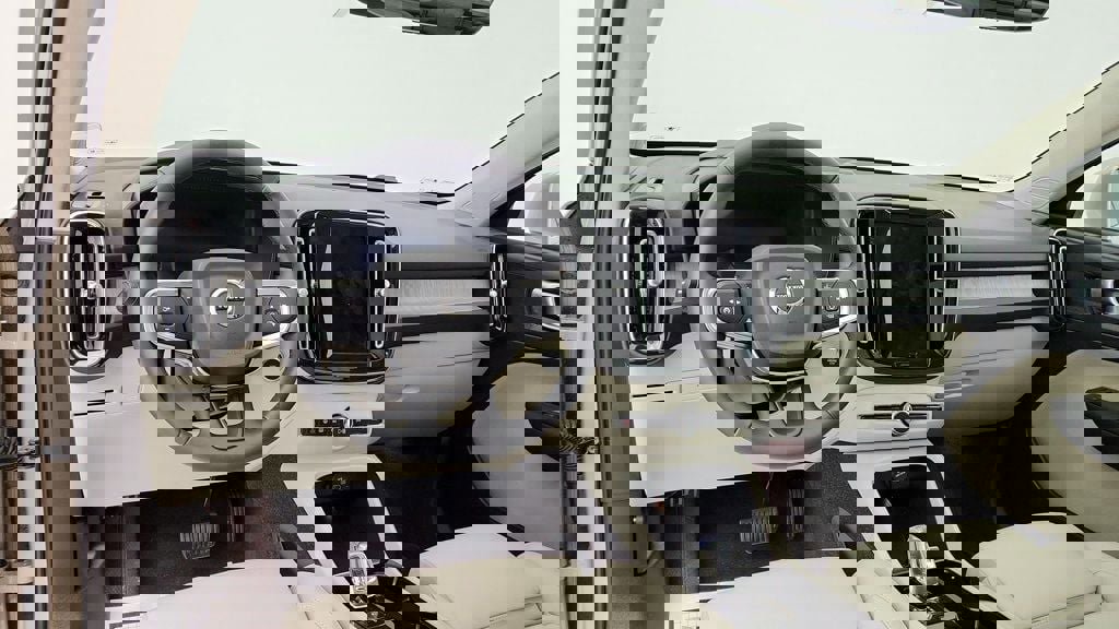 Used 2023 Volvo XC40 B5 Plus w/ Driver Assist Package image 13