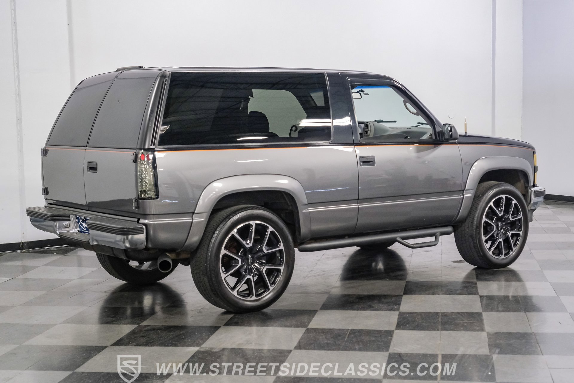 Used 1995 Chevrolet Tahoe 4WD 2-Door image 12