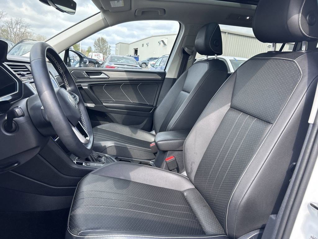 Certified 2023 Volkswagen Tiguan SE w/ Panoramic Sunroof Package FWD image 22