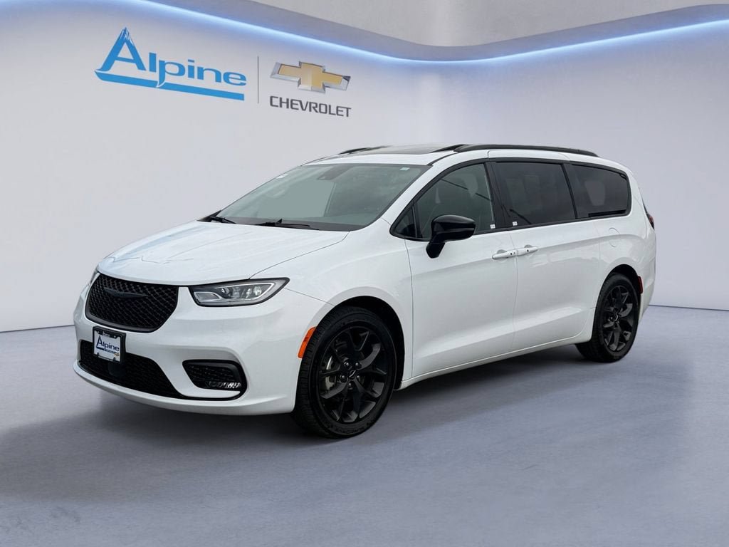 Used 2025 Chrysler Pacifica Limited FWD image 1