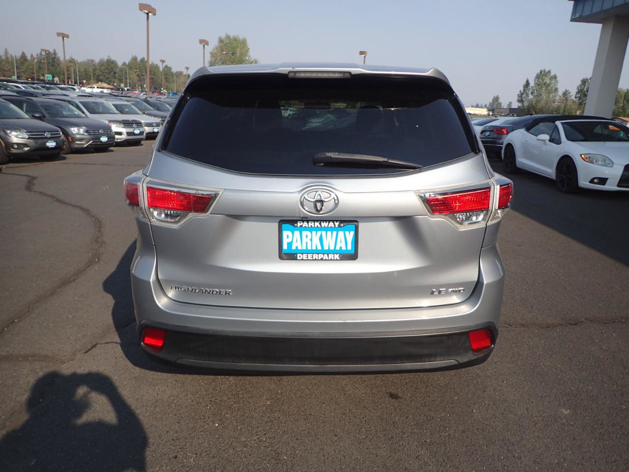 Used 2014 Toyota Highlander LE AWD/4WD image 4