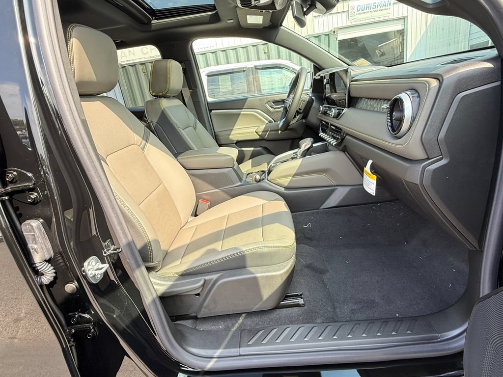 New 2026 Chevrolet Colorado ZR2 w/ Technology Package AWD/4WD image 28