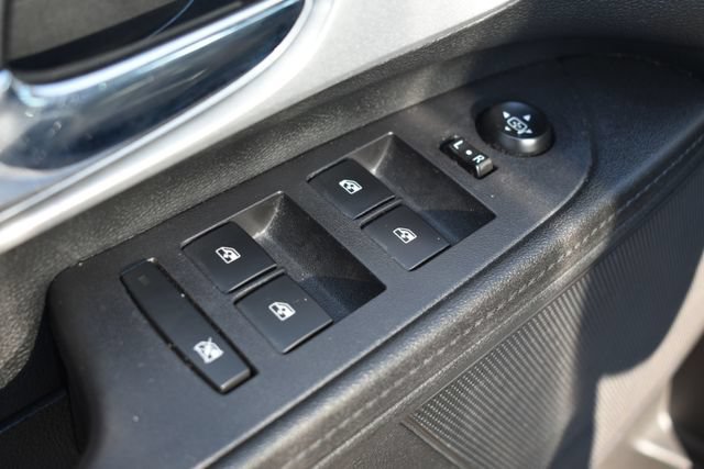Used 2017 Chevrolet Equinox LS FWD image 17