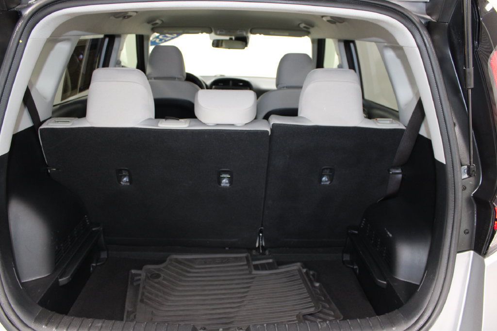 Used 2025 Kia Soul LX w/ LX Technology Package FWD image 28