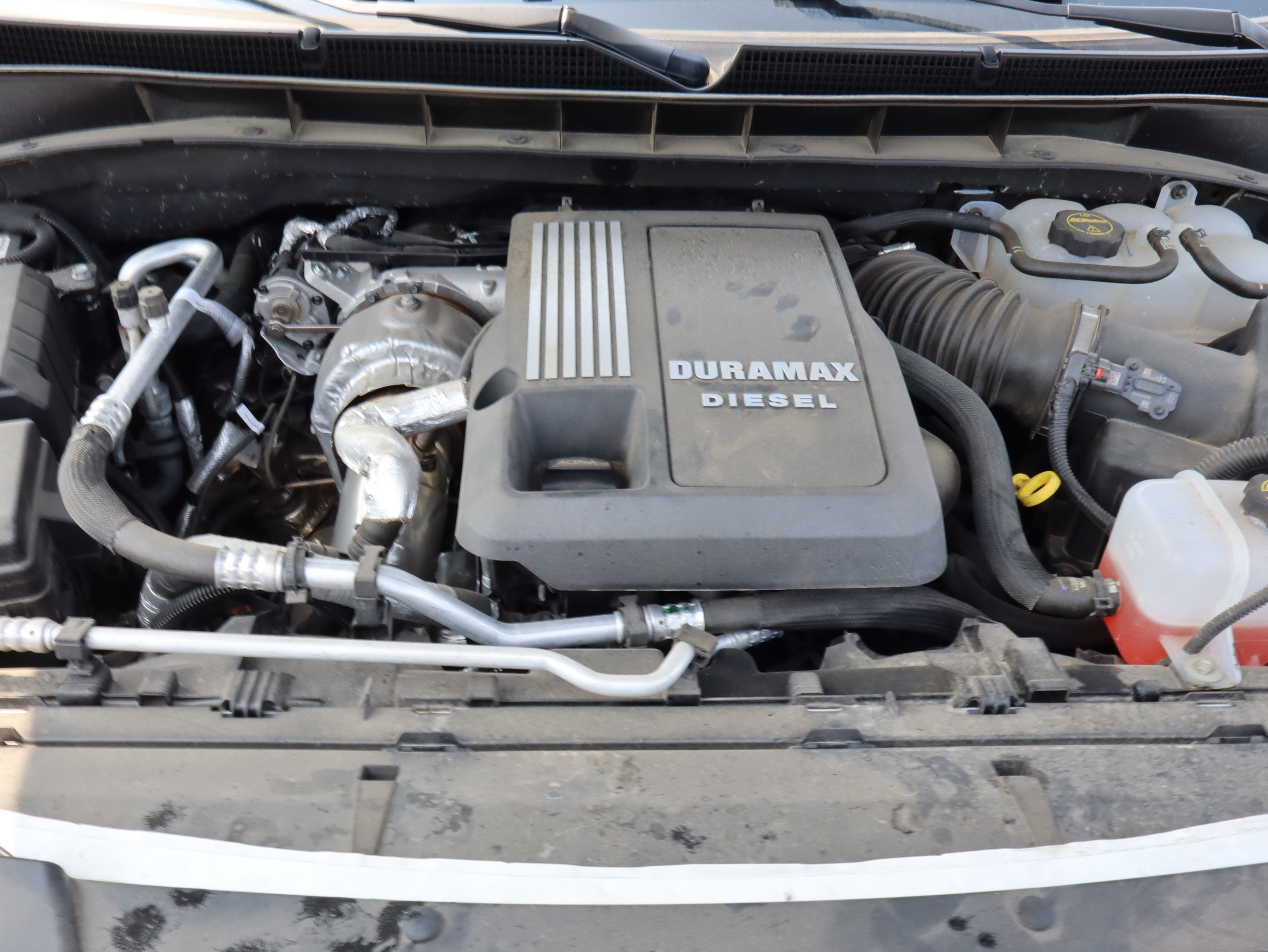 Used 2024 GMC Yukon Denali Ultimate AWD/4WD image 16