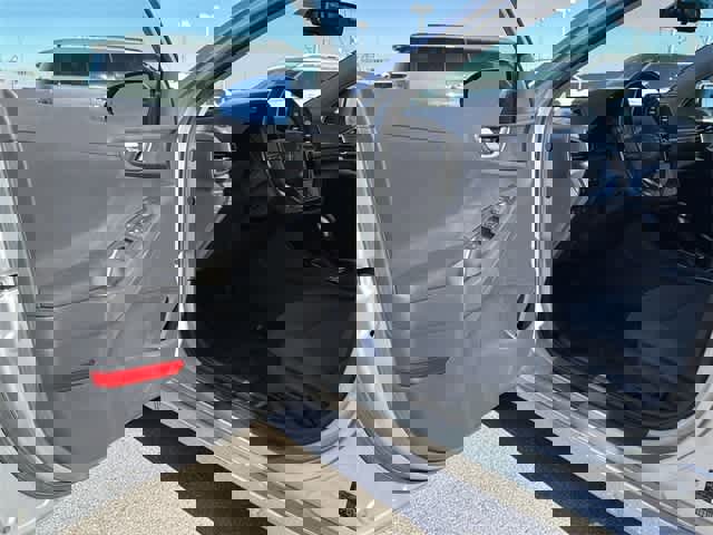 Certified 2022 Hyundai Ioniq SE image 10