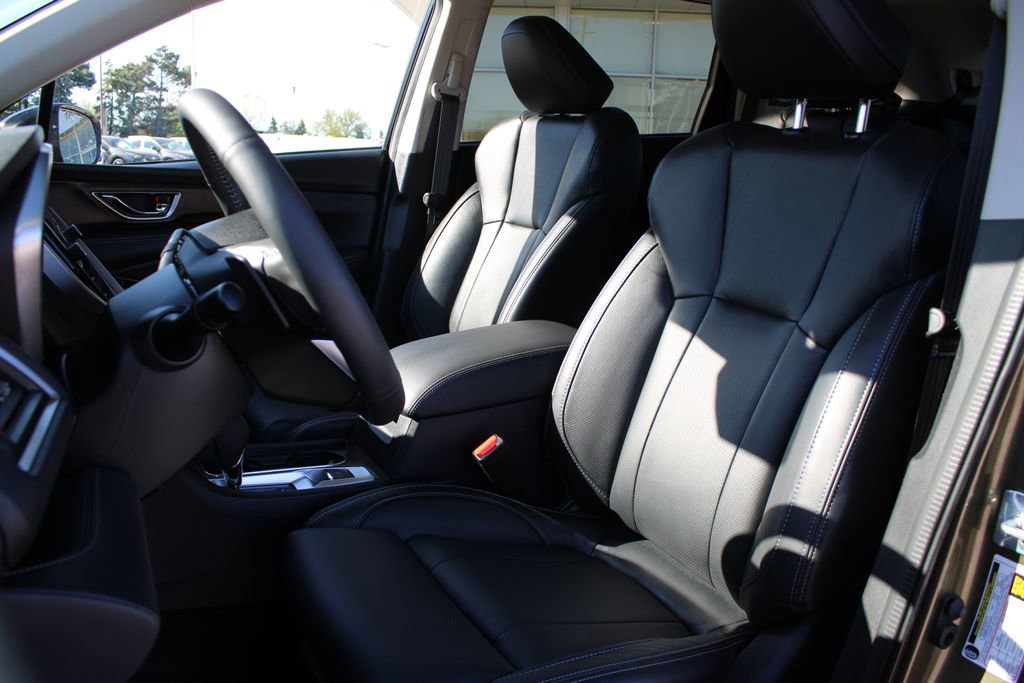 Used 2025 Subaru Ascent Touring AWD/4WD image 10