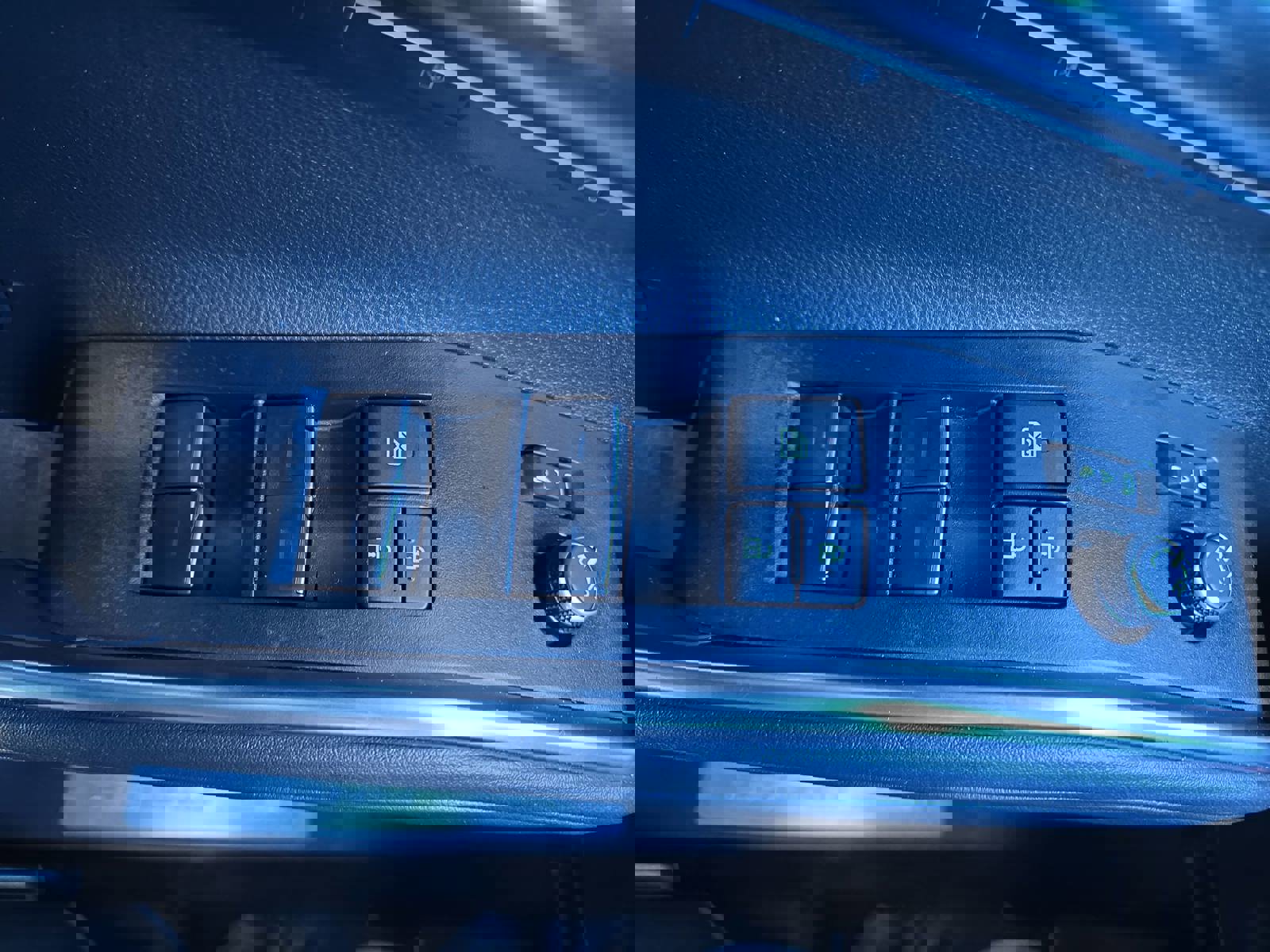 Used 2024 Toyota Highlander Limited image 26