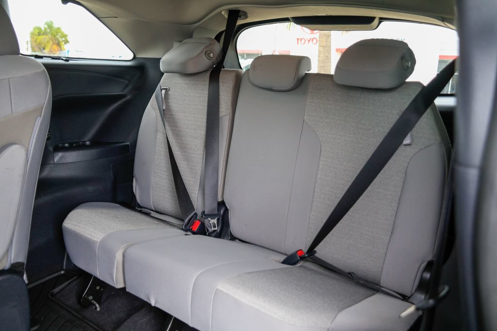 Used 2026 Toyota Sienna LE FWD image 13