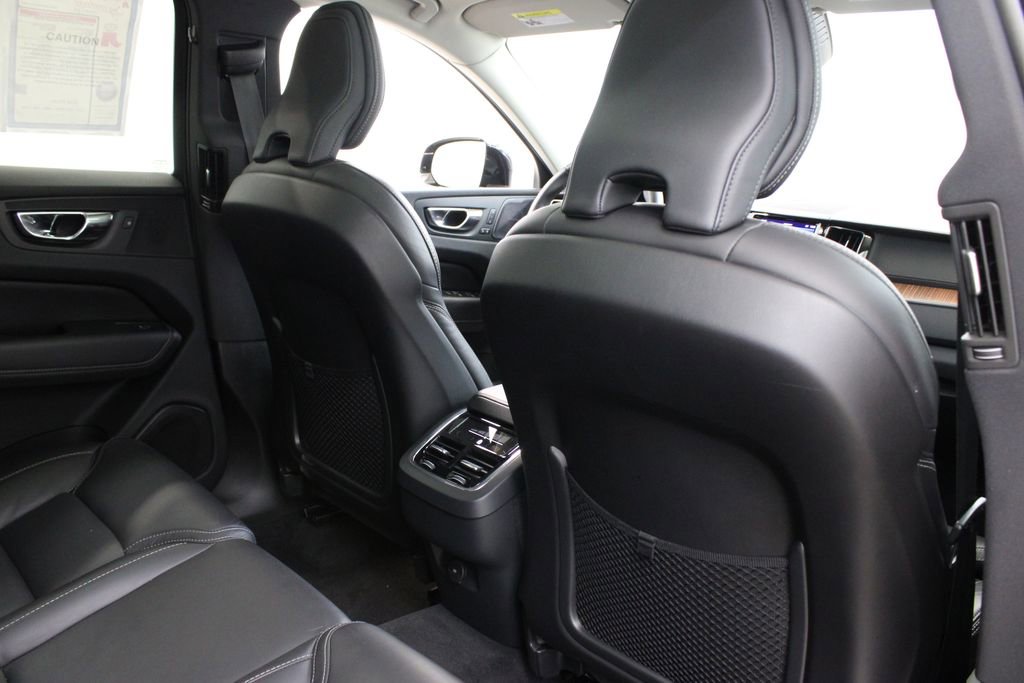 Used 2023 Volvo XC60 B5 Ultimate image 22