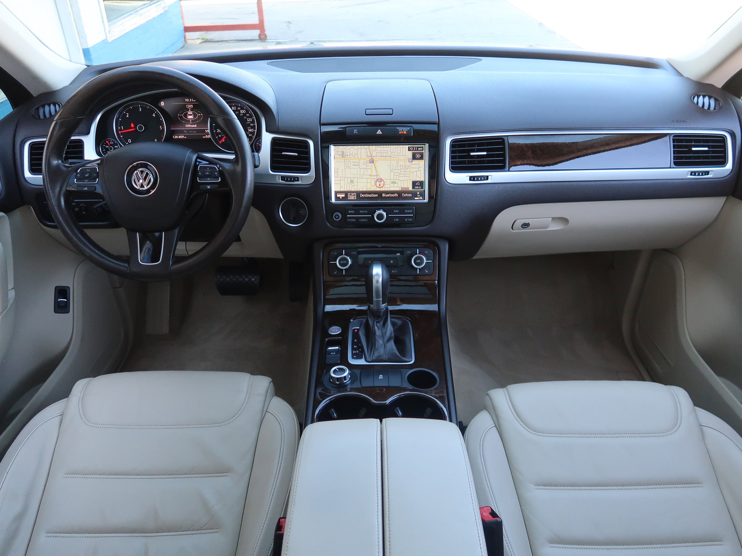 Used 2014 Volkswagen Touareg Executive image 11