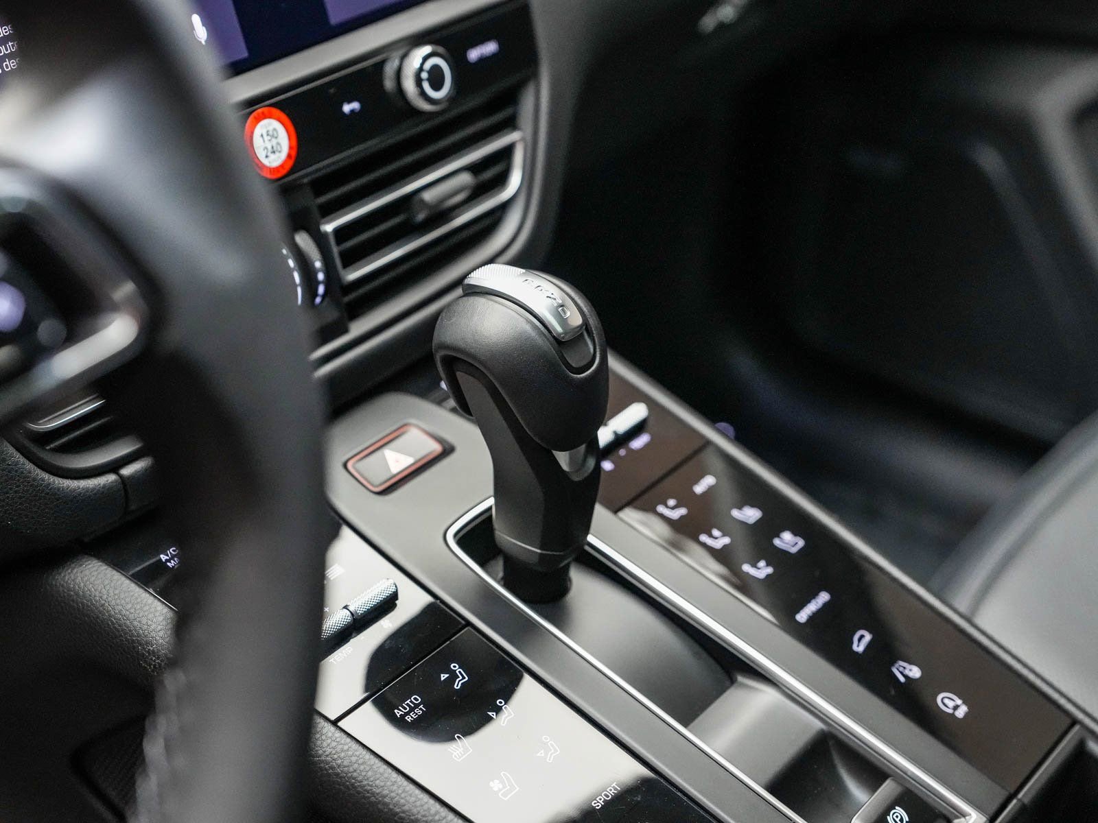 Certified 2025 Porsche Macan image 24